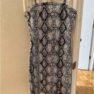 Garage dress size xs no tags on but never worn snake print